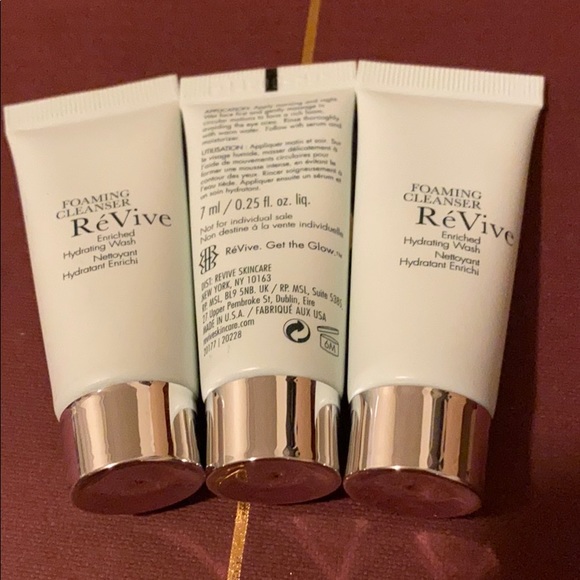 Revive foaming facial enriched hydrating cleanser - Picture 1 of 1